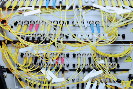 廣西科毅光開關在數(shù)據(jù)中心與軍工通信場景應用部署圖 廣西科毅光開關在數(shù)據(jù)中心與軍工通信場景應用部署圖